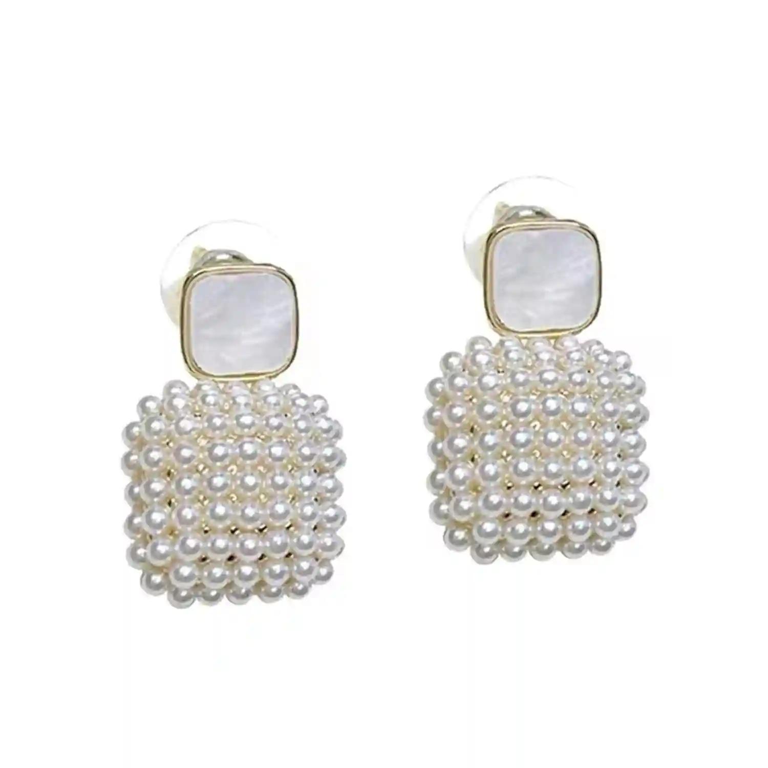 Off White Pearl Square Earring